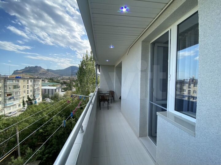 2-к. квартира, 52 м², 5/5 эт.