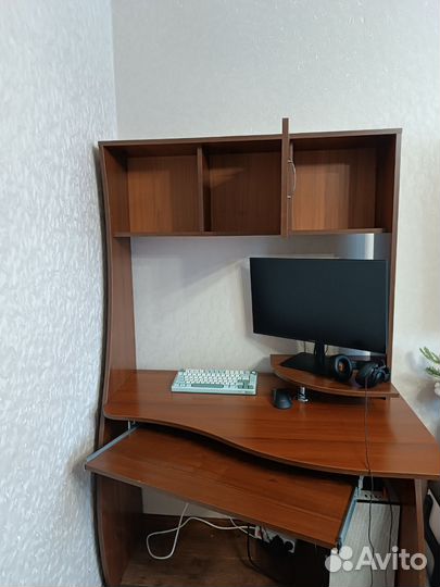 Компьютерный стол