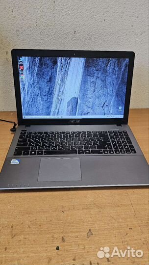 Ноутбук Asus X550C