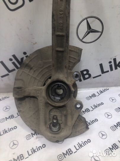 Кулак поворотный передний левый Mercedes Ml W164