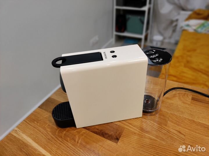 Капсульная кофемашина nespresso essenza mini c30