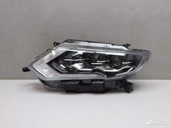 Фара левая Nissan X-Trail