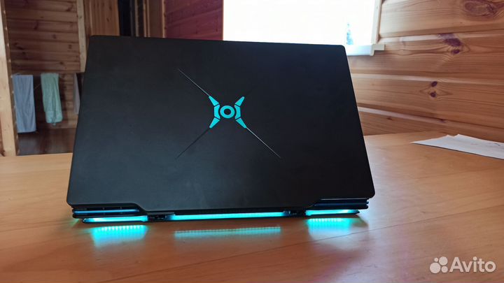 Игровой ноутбук Hunterv700 i7/2060/R32/ssd512
