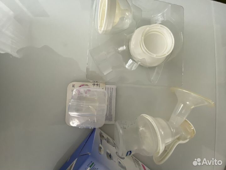 Молокоотсос ручной Chicco и накладки