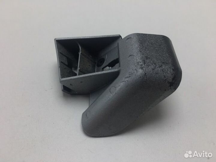 Крепление бампера переднее левое Toyota Funcargo