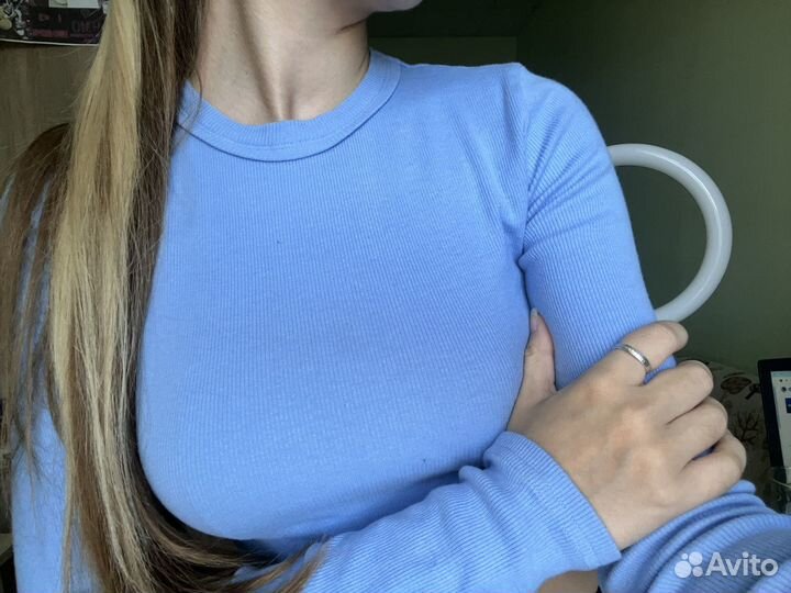 Кроп топ с длинными рукавами и открытой спиной