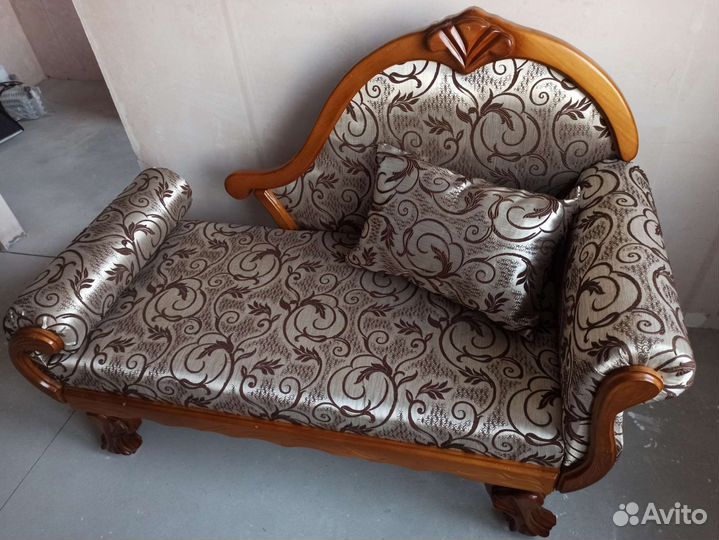 Резная декоративная лавка