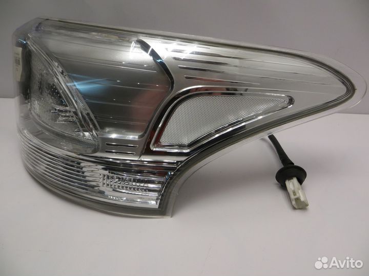 Фонарь задний правый Mitsubishi Outlander 3 дорест