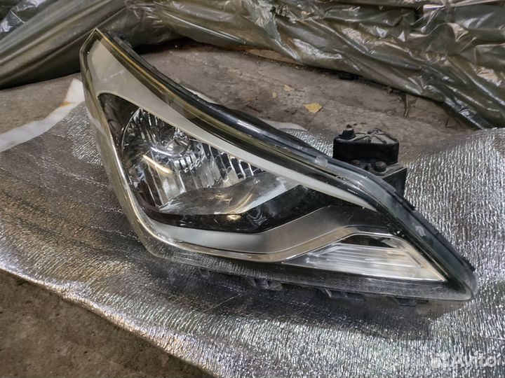 Фара передняя правая на hyundai solaris 1 рейстал