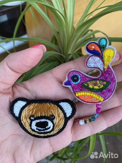 Брошки из бисера