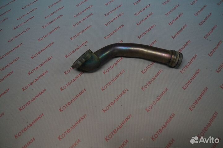 Nissan 13048-6N200 Трубка системы охлаждения