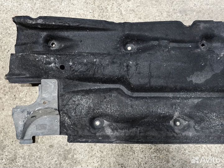 Защита днища правая Volkswagen Passat B7 2011