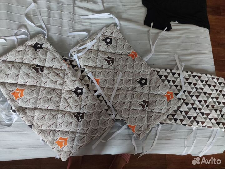 Бортики в детскую кроватку стеганые