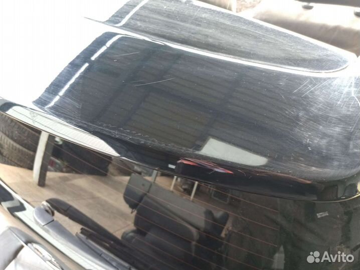 Спойлер на крышку багажника Lexus LX 570