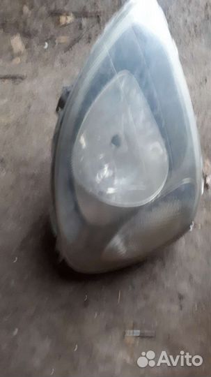 Фара toyota vitz