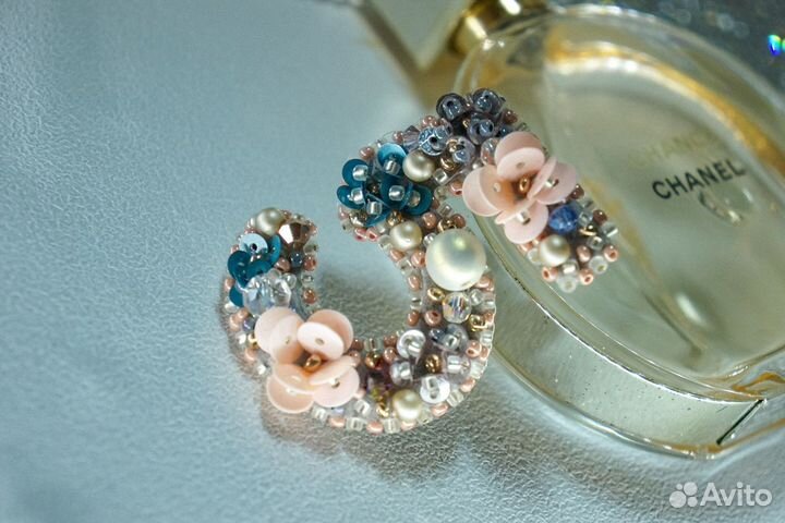 Броши в стиле Chanel и n 5