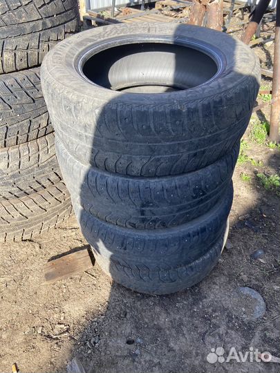 Bridgestone Ice Cruiser 7000 215/60 R16