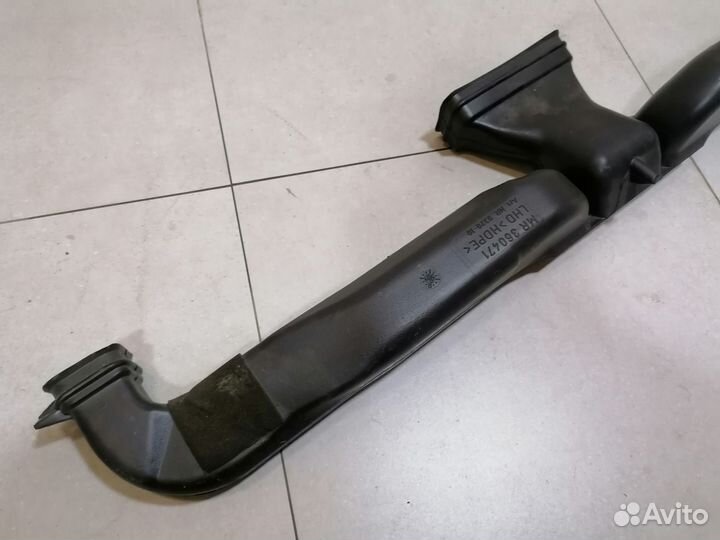Воздуховод центральный Mitsubishi Carisma 1999-200