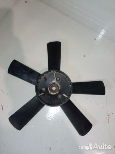Вентилятор радиатора mercedes 124 190
