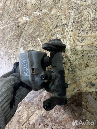 Главный тормозной цилиндр Hyundai Accent