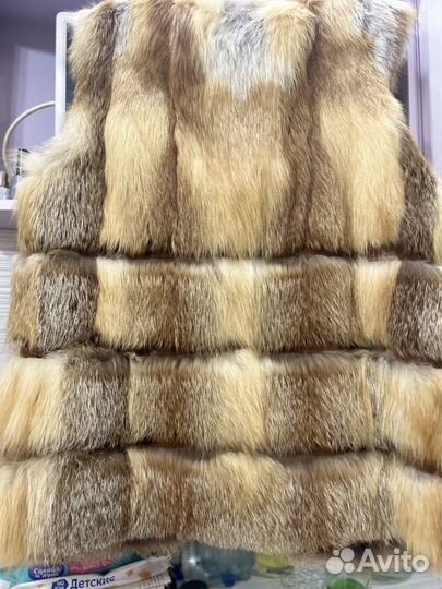 Меховой жилет из лисы