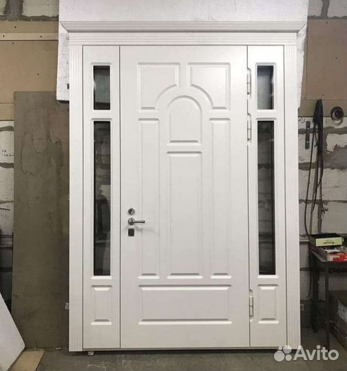 Дверь входная металлическая со стеклом 1722