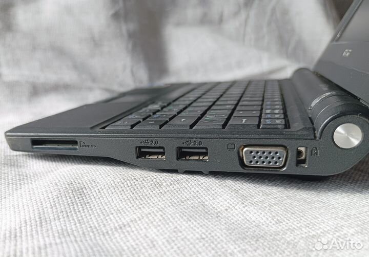 Asus EEE PC 4g 7