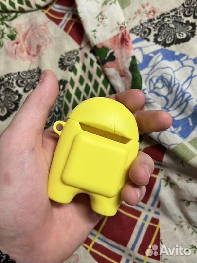 Чехол для airpods 1/2 в виде желтого амонгуса