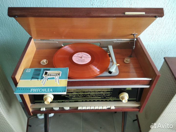 После реставрации радиола 