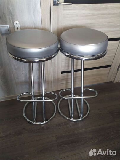 Продам барные стулья