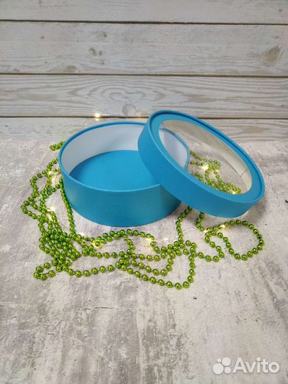 Коробка подарочная с окошком