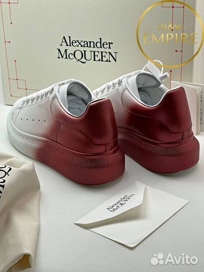 Женские кроссовки Alexander McQueen