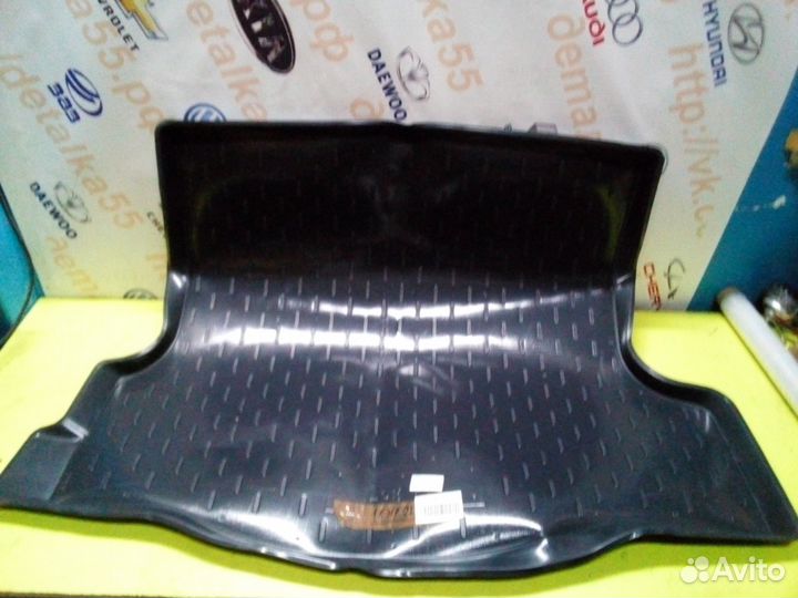 Коврик в багажник новый Renault Sandero