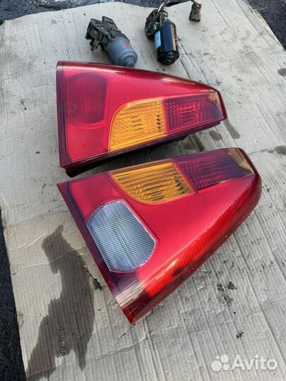 Задние фонари Renault Logan 1