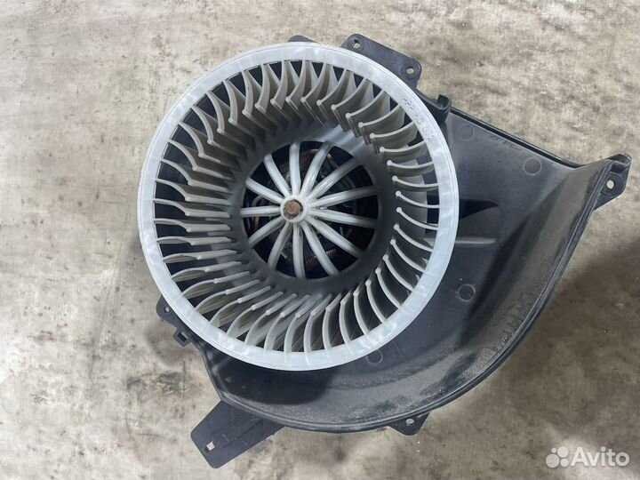 Мотор отопителя салона Skoda Fabia 2