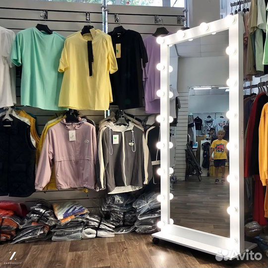 Гримерное зеркало с подсветкой