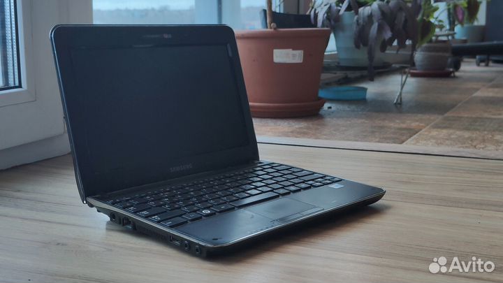Нетбук Samsung NP-N210