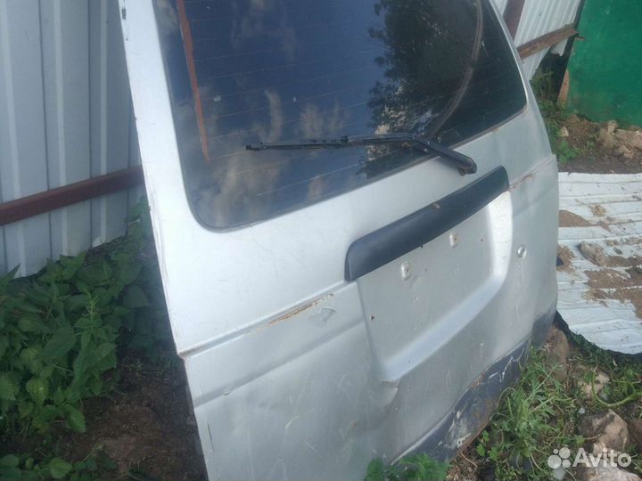 Задняя дверь