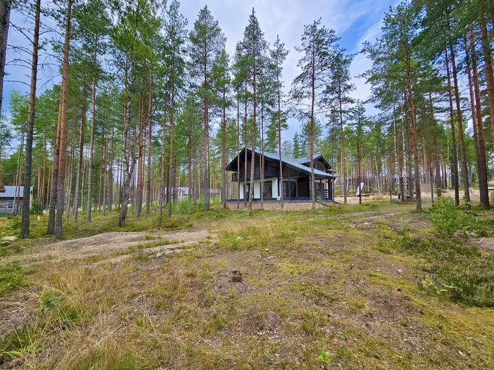 Дом 257 м² на участке 12,5 сот.