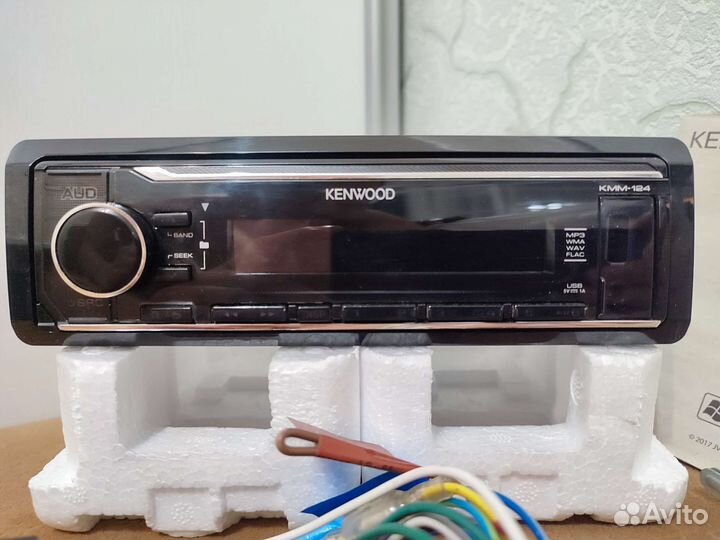Магнитола Kenwood KMM 124