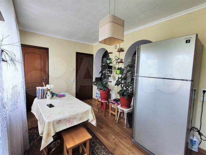3-к. квартира, 81 м², 1/2 эт.
