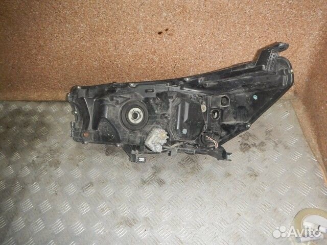 Фара правая Toyota Hi Lux с 2015г