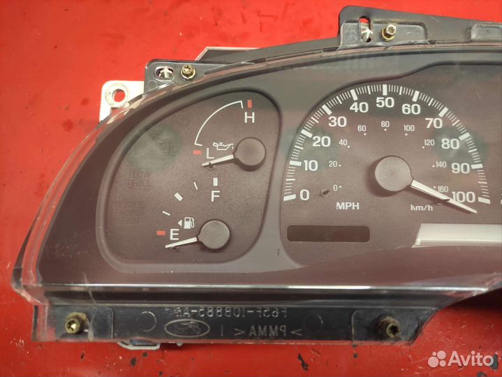 Приборная панель Lincoln Navigator 1997-2002