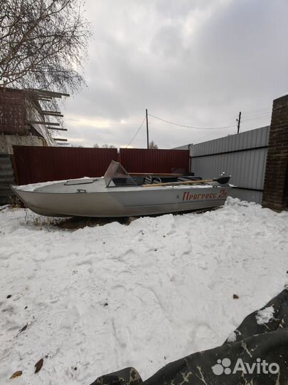 Лодка Прогресс 2М моторная