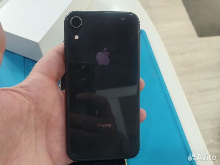 iPhone Xr, 64 ГБ