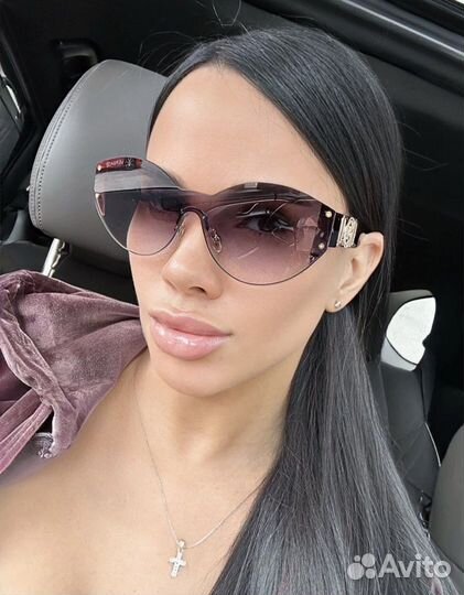 Солнцезащитные очки Versace