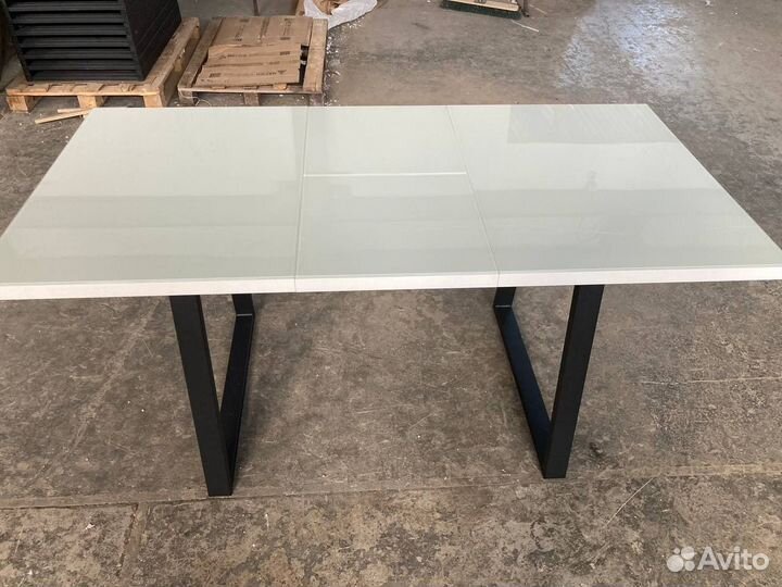 Стол прямоугольный кухонный со стеклом белый