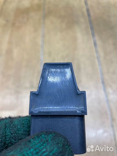 Катушка зажигания Volkswagen Golf 5 BLF 2005