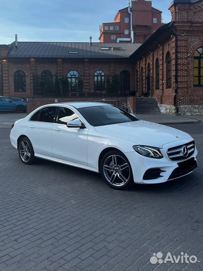 Аренда Mercedes E-класс с водителем