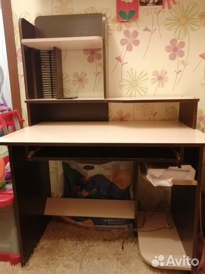 Компьютерный стол